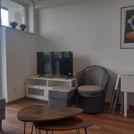 Apartment Moniuszki 4 *